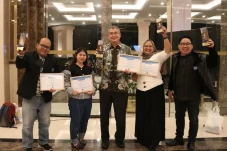 Universitas Esa Unggul...