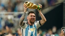 Ronaldo Ucapkan Selamat...