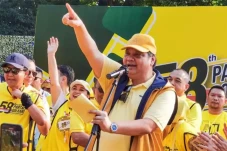 Airlangga Hartarto Unggul...