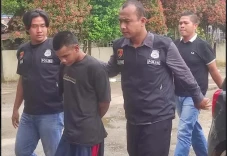 Bernafsu Lihat Tetangga...