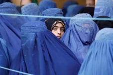Taliban Larang Perempuan...