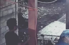 Viral, Pria Curi Celana...