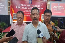 Bandara Sam Ratulangi...