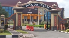 Polisi Tikam Polisi...