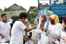 Komunitas Sopir Truk...