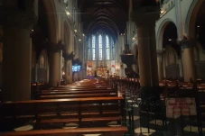 Misa Natal di Gereja...