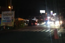 Malam Ini, Lalu Lintas...