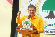 Airlangga Minta Golkar...