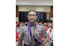 Promosi Bintang! Lulusan...
