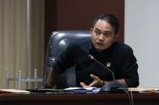 Gunakan Trotoar untuk...