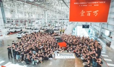 Tesla Kirim Tim China...