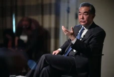 Menlu Wang Yi Peringatkan...