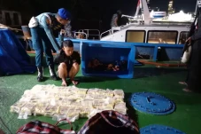 TNI AL Gagalkan Penyelundupan...