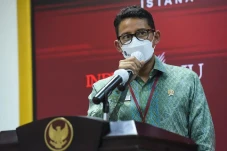 Sandiaga Uno Targetkan...