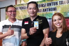 Ahli Tarot Ini Ramal...