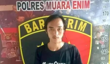 Puas Setubuhi Pacar...