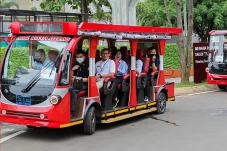 Jumlah Shuttle Bus di...