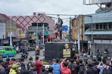 Patung Kapten Muslihat...