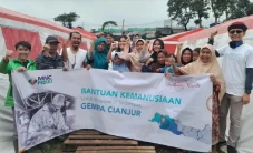 MNC Peduli Serahkan...