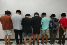 Bacok dan Bikin Jari...