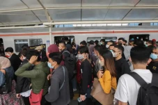 Wacana Tarif KRL untuk...