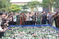Jelang Akhir Tahun,...