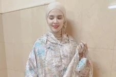 Tak Lepas Mukena, Aldila...