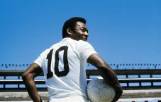 Kisah Pele Lawan Timnas...