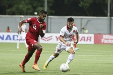 Vietnam Dibendung Singapura,...