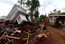 10 Gempa Bumi Paling...