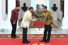 Terima Kunjungan Menlu...