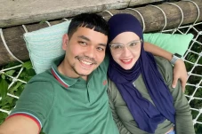 Profil Istri Indra Bekti,...