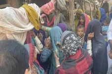 Pakistan Gempar, Wanita...