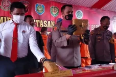Polisi Bekuk Bandar...
