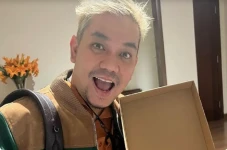Presenter Indra Bekti...