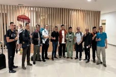 Rayakan Tahun Baru,...