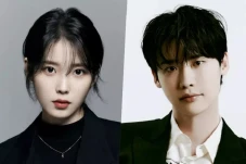 6 Potret Lee Jong Suk...