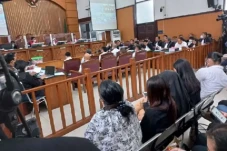 Kuat Maruf dan Ricky...