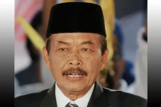 Terpana Paras Cantik...