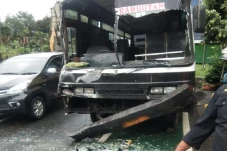 Rem Bermasalah, Bus...