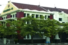 Buat Lulusan SMA dan...