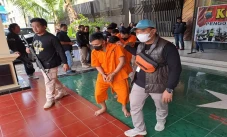 Polisi Bekuk Komplotan...