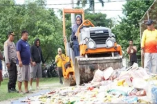 10.741 Makanan dan Minuman...