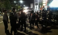 Mencekam! 2 Kelompok...