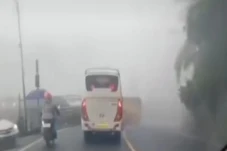 Jalur Puncak Bogor Diselimuti...