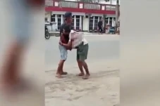 Sadis! Pemabuk Terekam...