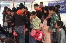 Sambangi Korban Gempa...