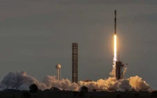 Peluncuran Pertama SpaceX...