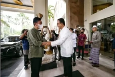 Gibran dan Anies Baswedan...