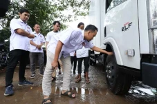 Komunitas Sopir Truk...